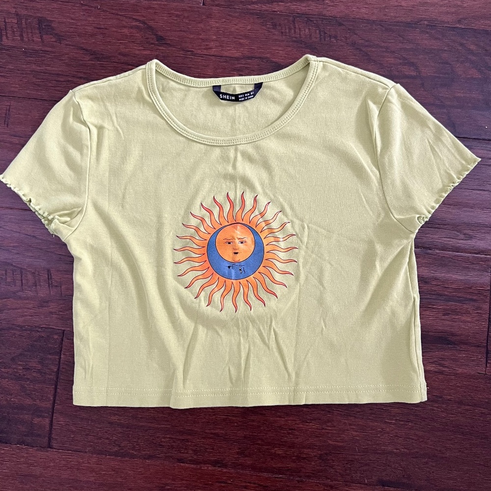 SHEIN Lime Green Sun and Moon Crop Top Size Small (US 4)